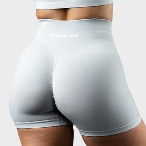Alphalete Amplify Shorts in Silver Sky